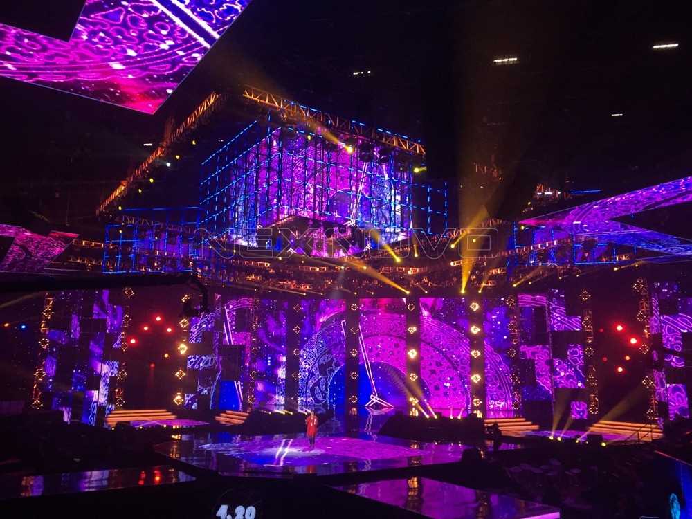 北京互聯(lián)網(wǎng)晚會透明LED數(shù)控魔方(圖3)