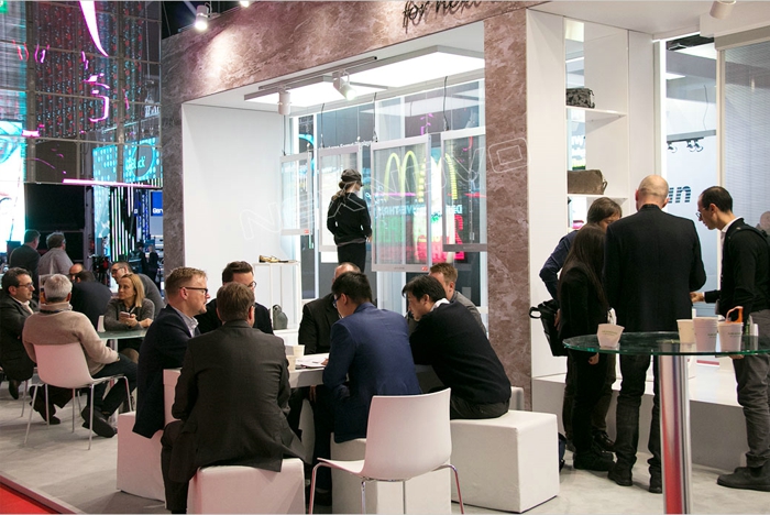 zhanhui-cn-weixin_06.jpg 晶泓科技透明LED顯示屏2017ISE贏頭彩(圖1)