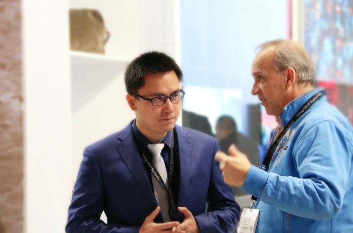 zhanhui-cn-weixin_10.jpg 晶泓科技透明LED顯示屏2017ISE贏頭彩(圖4)