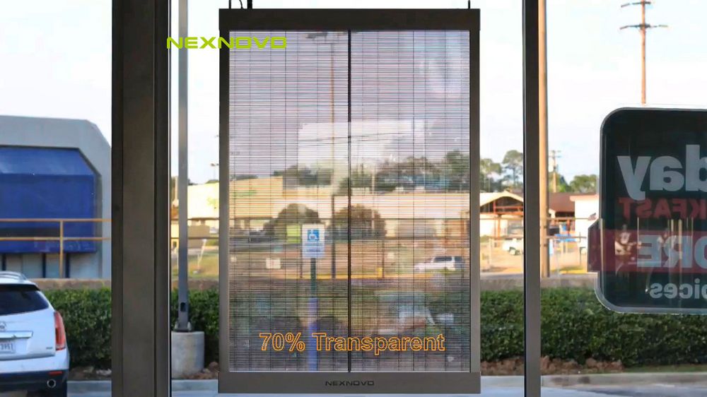 美國(guó)麥當(dāng)勞透明LED海報(bào)屏(圖3)